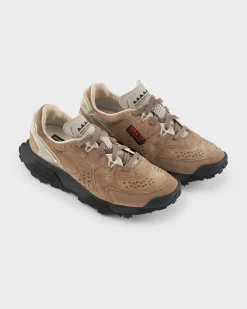 Light Brown Ausgang Revolt Sneakers