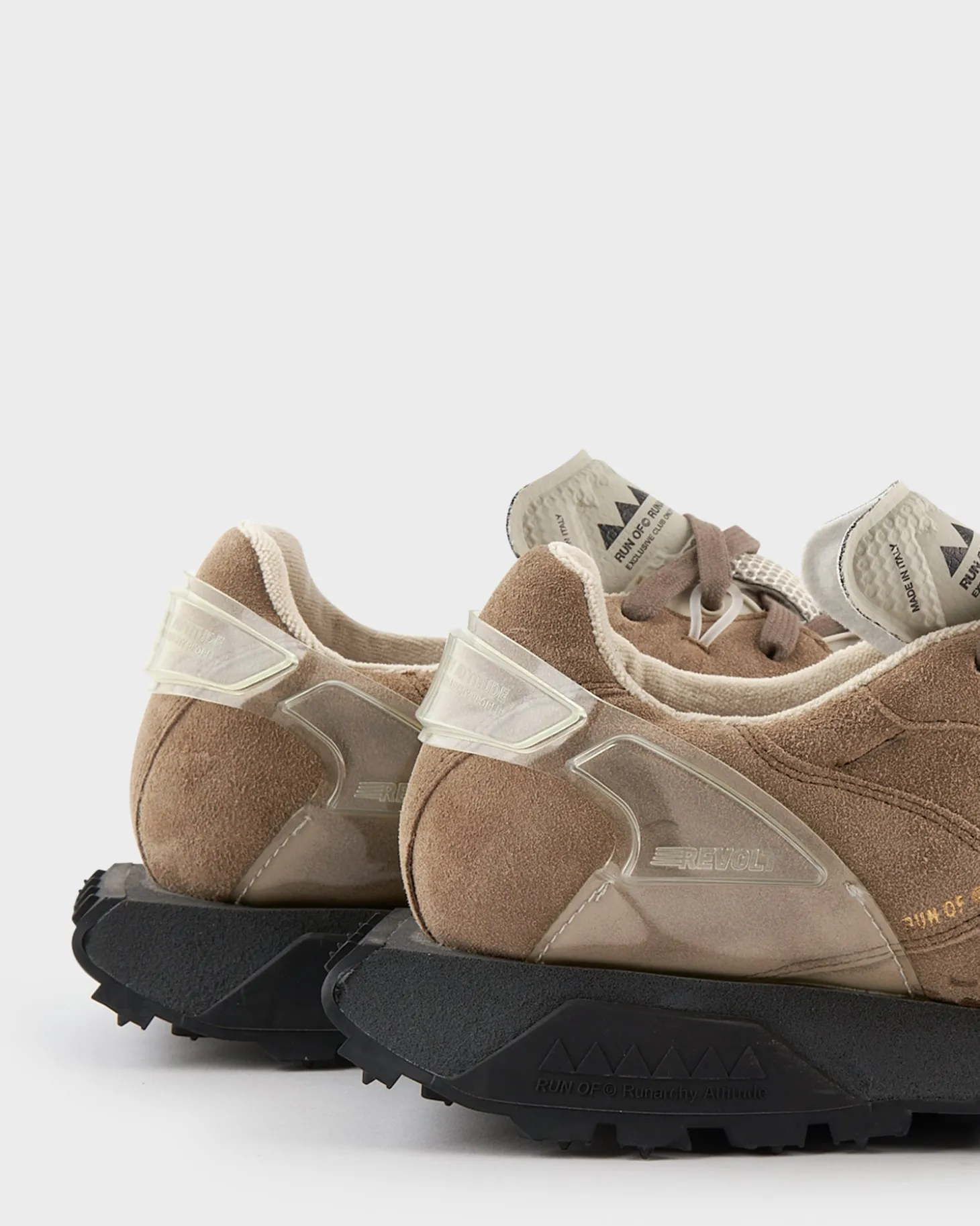 Light Brown Ausgang Revolt Sneakers